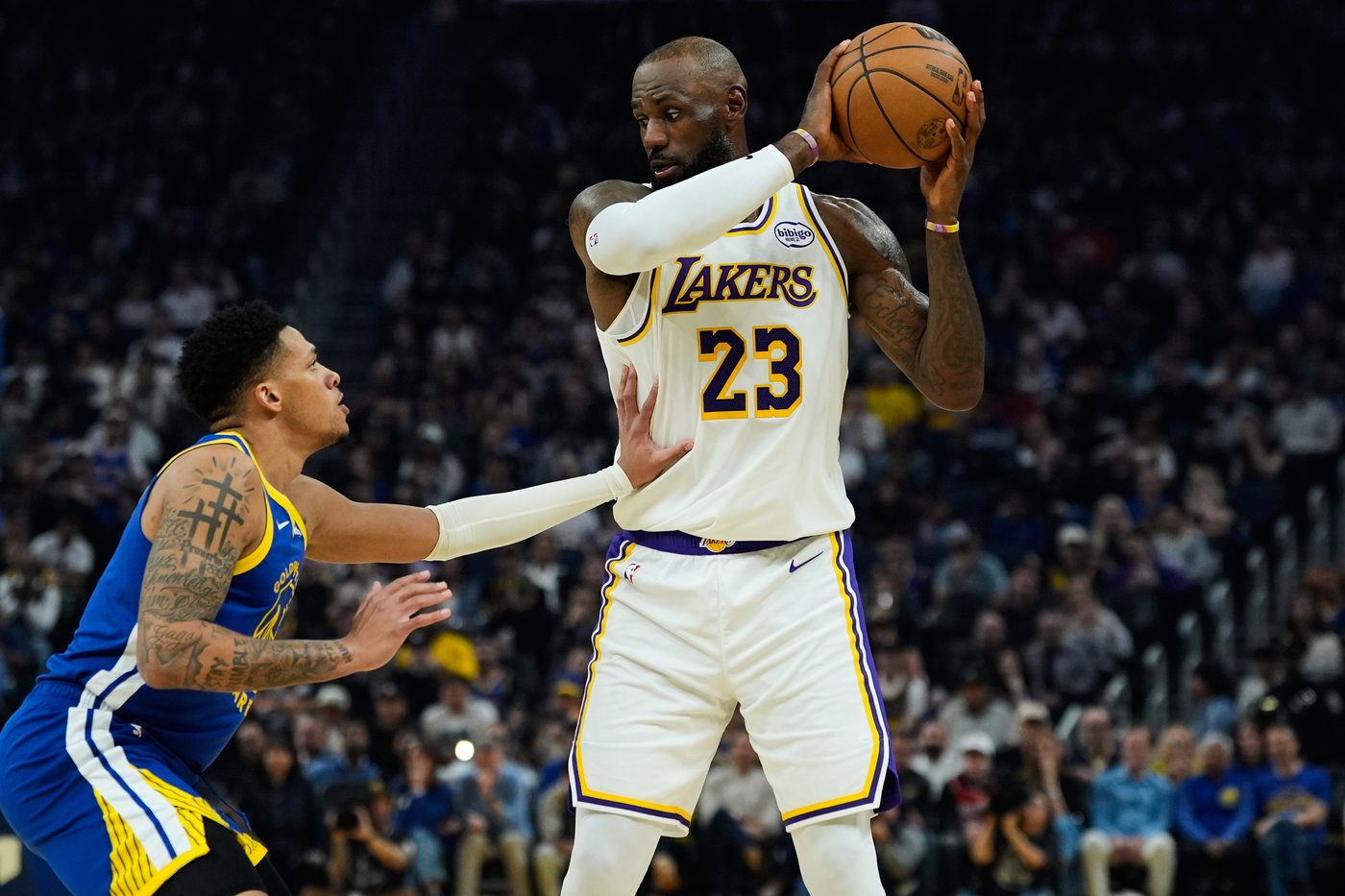 LeBron James' 11-year-old daughter Zhuri has a fun shootaround with father before game with Warriors | iNFOnews.ca