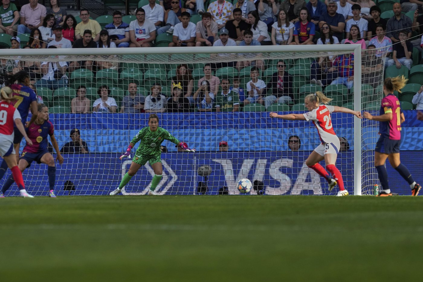 Inspired goalie Cata Coll can't save Barcelona from Women's Champions League shock | iNFOnews.ca Inspired goalie Cata Coll can't save Barcelona from Women's Champions League shock | iNFOnews.ca