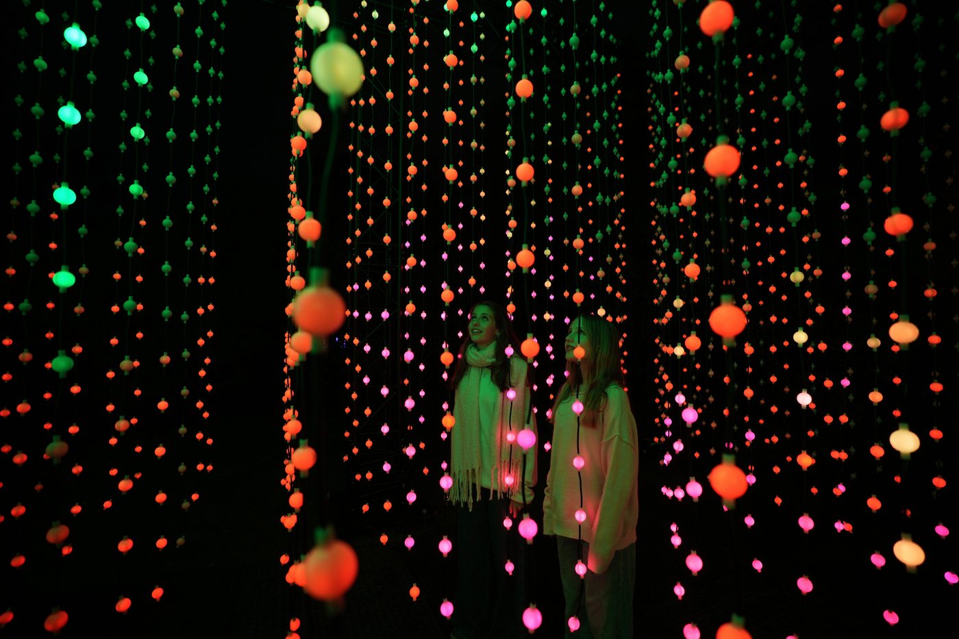 Photos show a world aglow with holiday lights | iNFOnews.ca