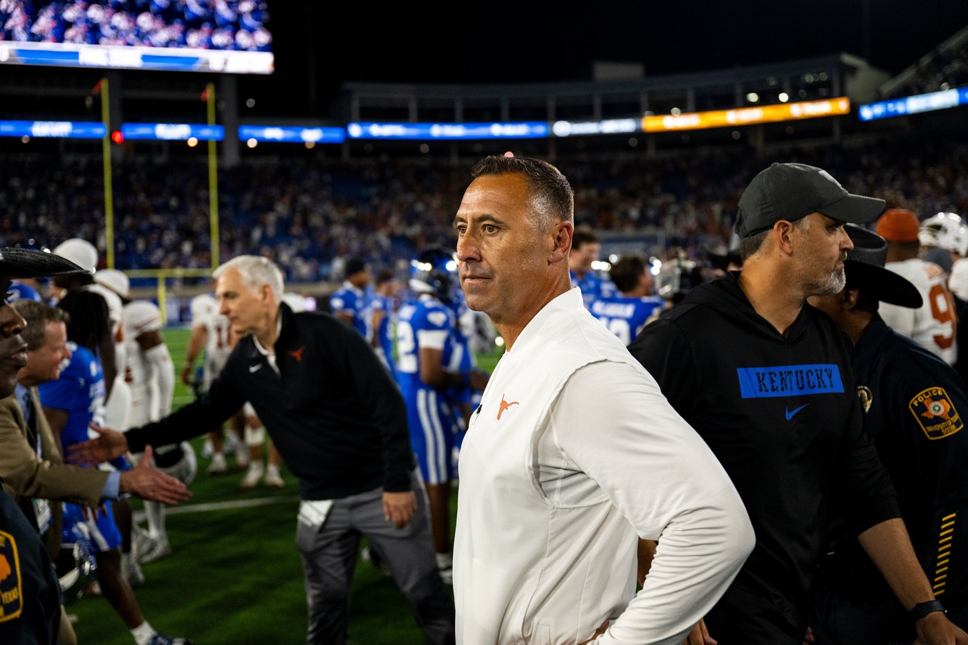 Sarkisian says he needs to do 'a better job' with struggling offense for No. 22 Longhorns | iNFOnews.ca Sarkisian says he needs to do 'a better job' with struggling offense for No. 22 Longhorns | iNFOnews.ca