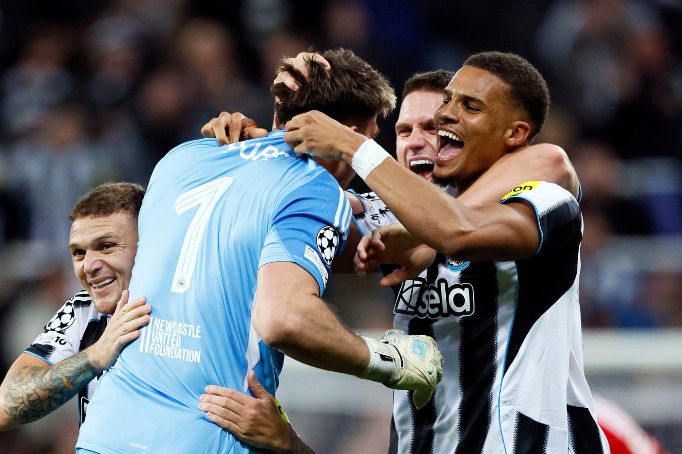 Newcastle goalkeeper Pope picks up unlikely assist with throw over halfway line | iNFOnews.ca Newcastle goalkeeper Pope picks up unlikely assist with throw over halfway line | iNFOnews.ca