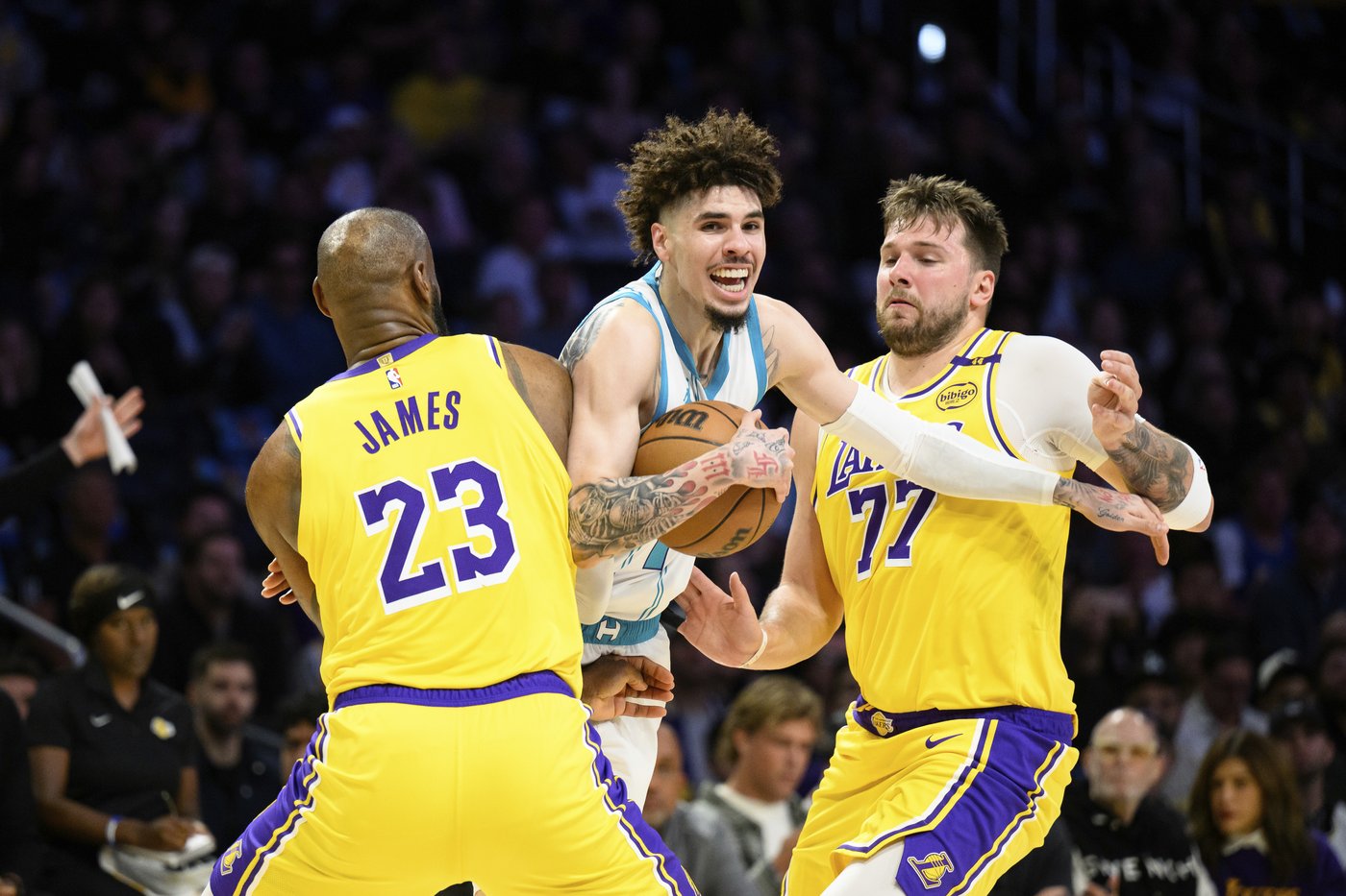 Hornets stun Lakers 100-97 after Luka struggles and LeBron misses 2 late shots to tie it | iNFOnews.ca Hornets stun Lakers 100-97 after Luka struggles and LeBron misses 2 late shots to tie it | iNFOnews.ca