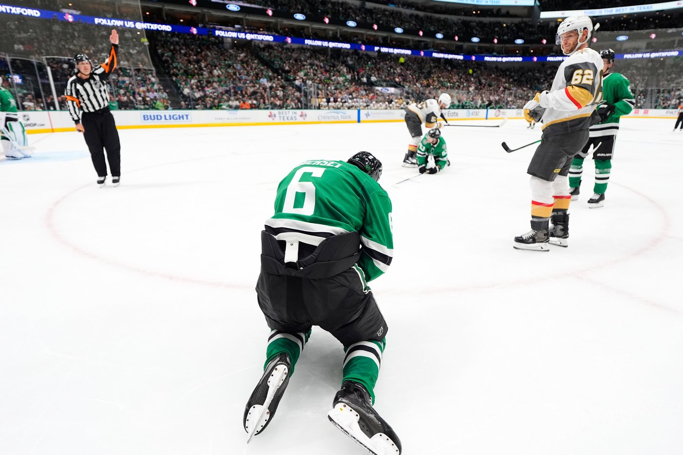 Benn's power-play goal, Oettinger's 25 saves lead Stars past Golden Knights 2-1 | iNFOnews.ca Benn's power-play goal, Oettinger's 25 saves lead Stars past Golden Knights 2-1 | iNFOnews.ca