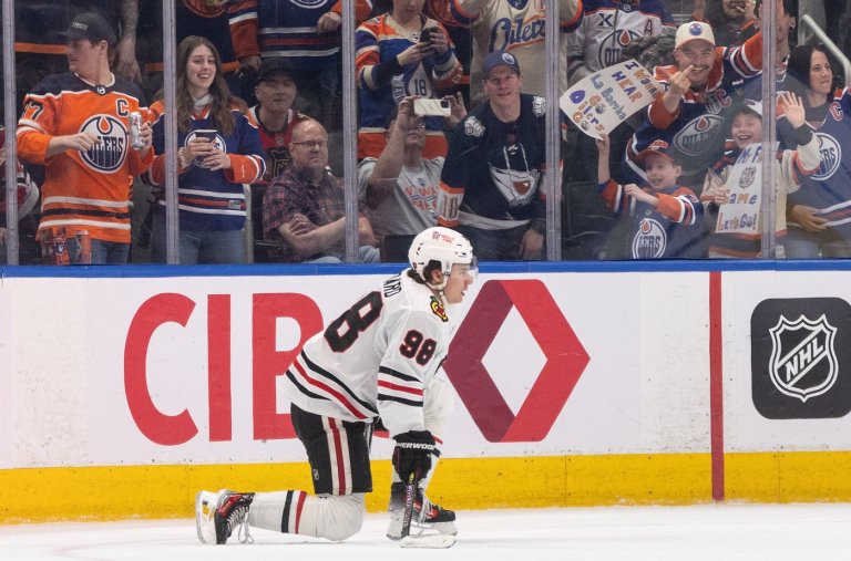 Blackhawks star Connor Bedard to miss start of the season after shoulder surgery | iNFOnews.ca