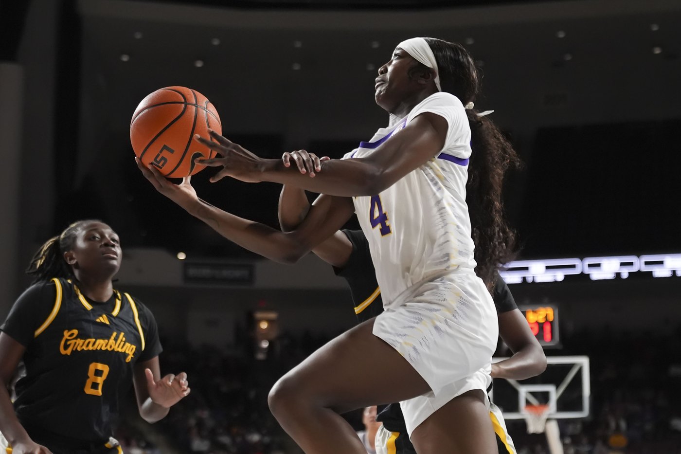 Aneesah Morrow scores 26 to lead No. 5 LSU over Grambling State 100-54 | iNFOnews.ca