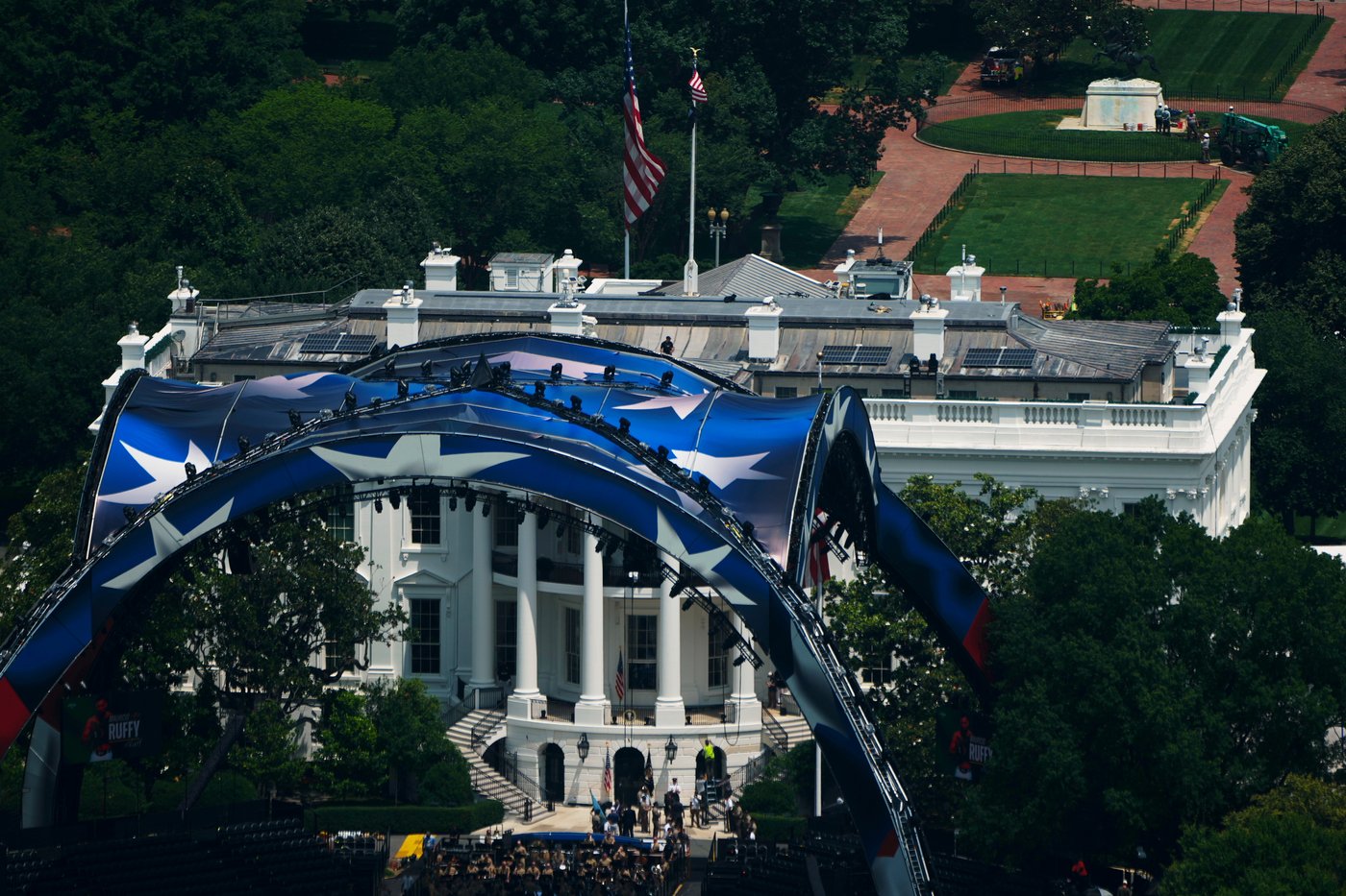 Judge rules Trump can stage UFC fights on the White House's South Lawn this weekend | iNFOnews.ca Judge rules Trump can stage UFC fights on the White House's South Lawn this weekend | iNFOnews.ca