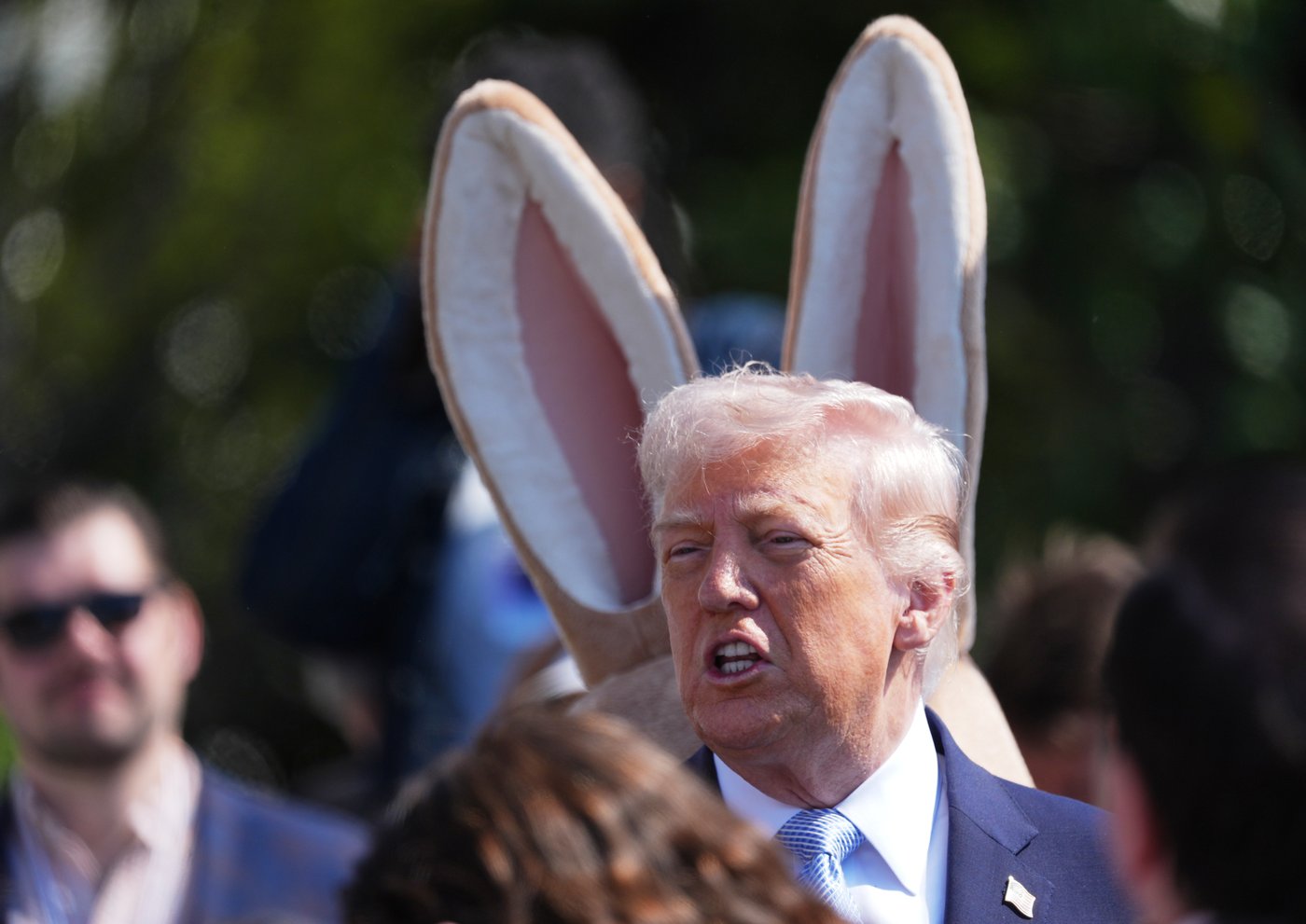 Photos of Trump's Monday, talking Iran at Easter Egg Roll and mimicking a sniper in the press room | iNFOnews.ca