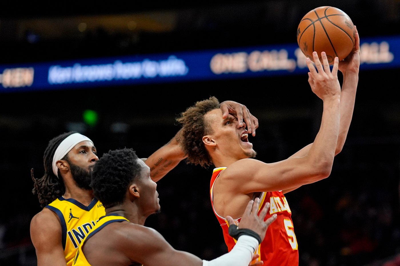 CJ McCollum scores 23 points and Hawks ride 17-0 second-half run to charge past Pacers 132-116 | iNFOnews.ca