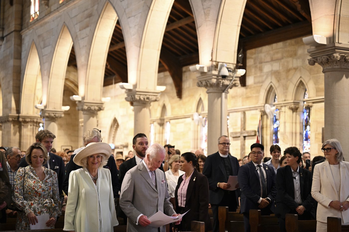 Children greet King Charles III and Queen Camilla outside a Sydney church | iNFOnews.ca Children greet King Charles III and Queen Camilla outside a Sydney church | iNFOnews.ca