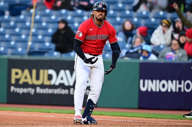 Guardians shortstop Gabriel Arias exits game against Royals with left hamstring tightness | iNFOnews.ca