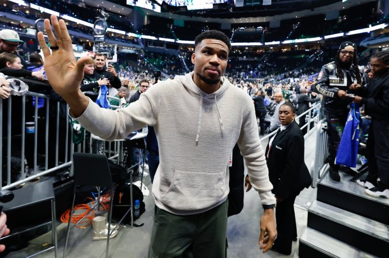 Giannis Antetokounmpo calls it 'disrespectful' that Bucks benched him in final weeks of season | iNFOnews.ca