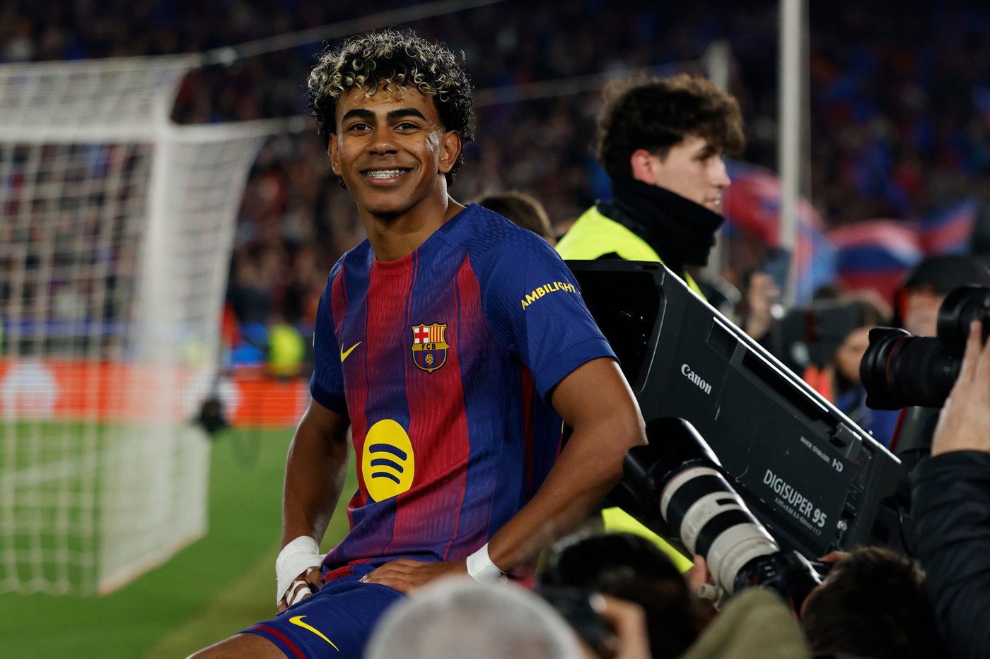 Champions League: Barcelona scores 7, Liverpool revives, Bayern cruises and Atletico survives | iNFOnews.ca
