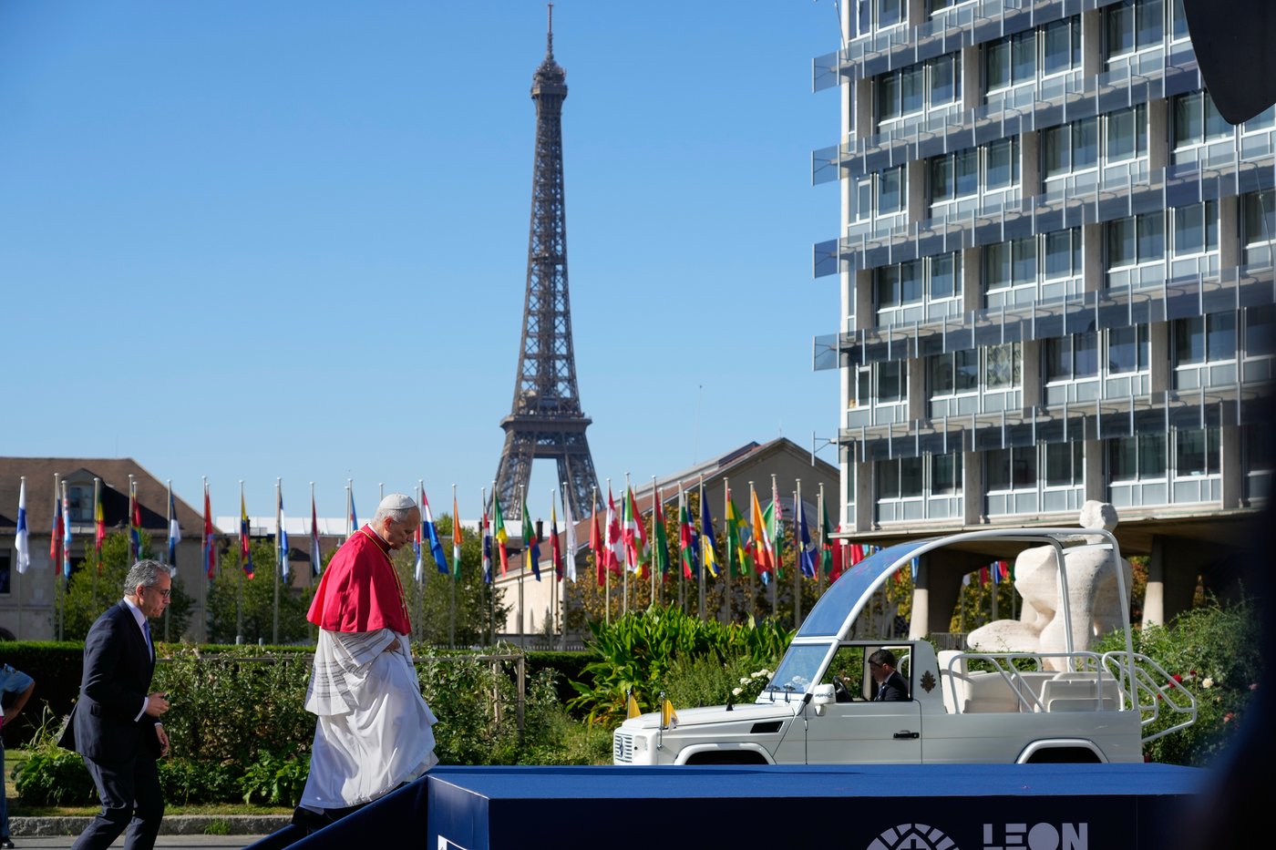 Pope warns a ‘paradise of machines’ could undermine humanity as he opens France trip | iNFOnews.ca