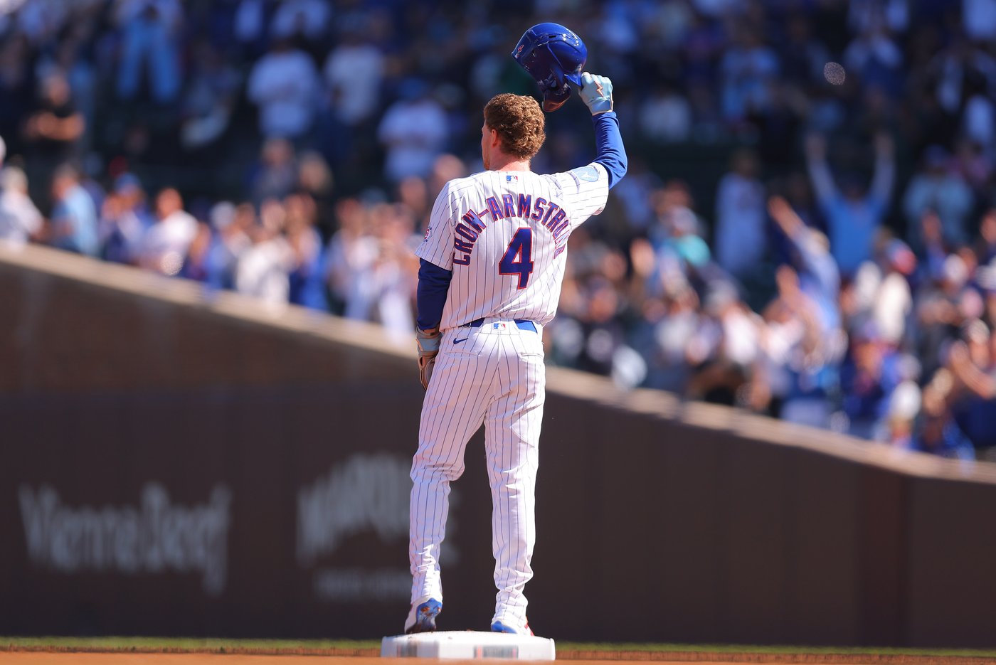 Pete Crow-Armstrong joins 40-40 club when he swipes base for Cubs in 1st inning vs. Marlins | iNFOnews.ca Pete Crow-Armstrong joins 40-40 club when he swipes base for Cubs in 1st inning vs. Marlins | iNFOnews.ca