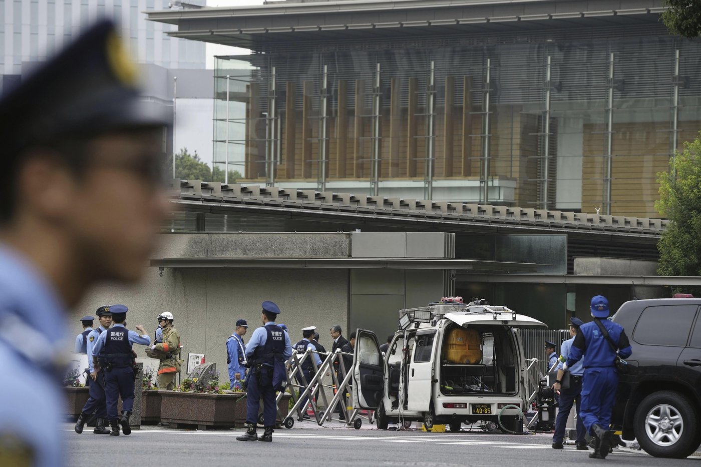 Japan's governing party headquarters is attacked with firebombs and suspect is arrested | iNFOnews.ca