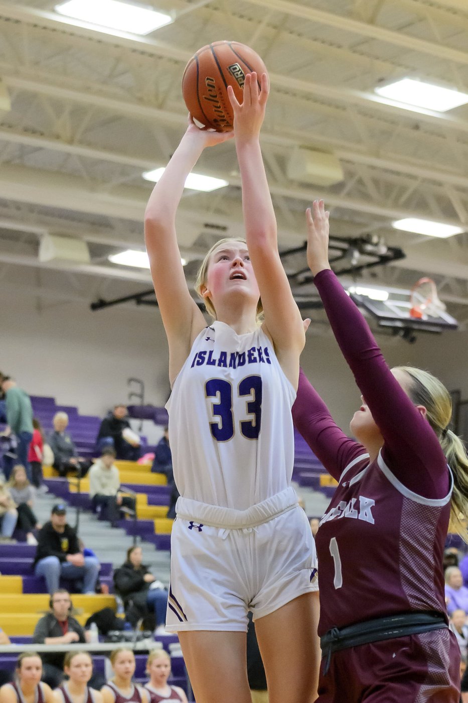 Caitlin Clark effect hasn't reversed the decades-long decline in girls basketball participation | iNFOnews.ca