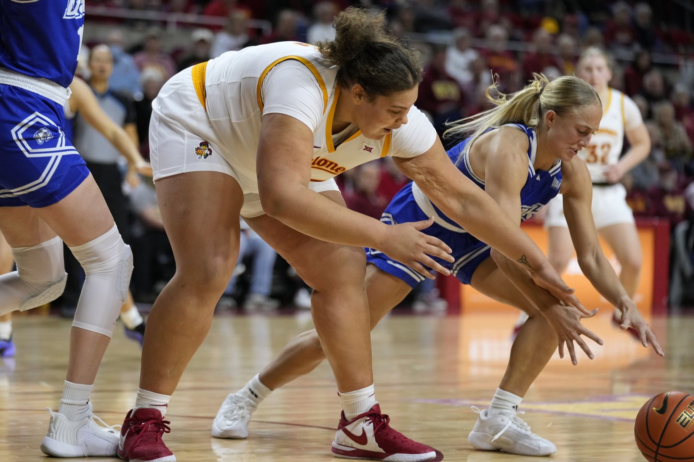 Audi Crooks' winning shot leads No. 8 Iowa State to 80-78 win over Drake | iNFOnews.ca Audi Crooks' winning shot leads No. 8 Iowa State to 80-78 win over Drake | iNFOnews.ca