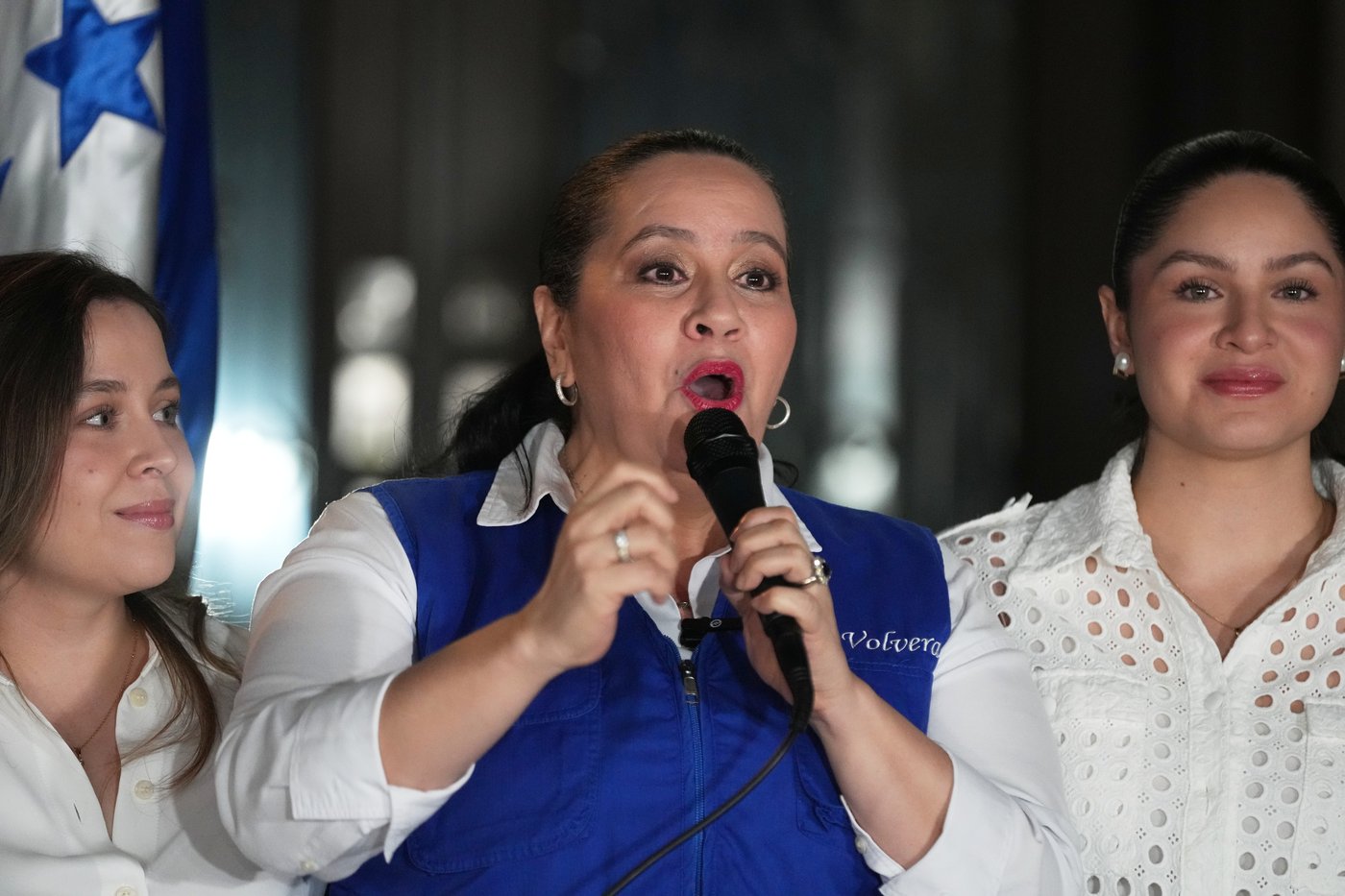 Trump says he plans to pardon former Honduran President Hernandez for 2024 drug trafficking sentence | iNFOnews.ca