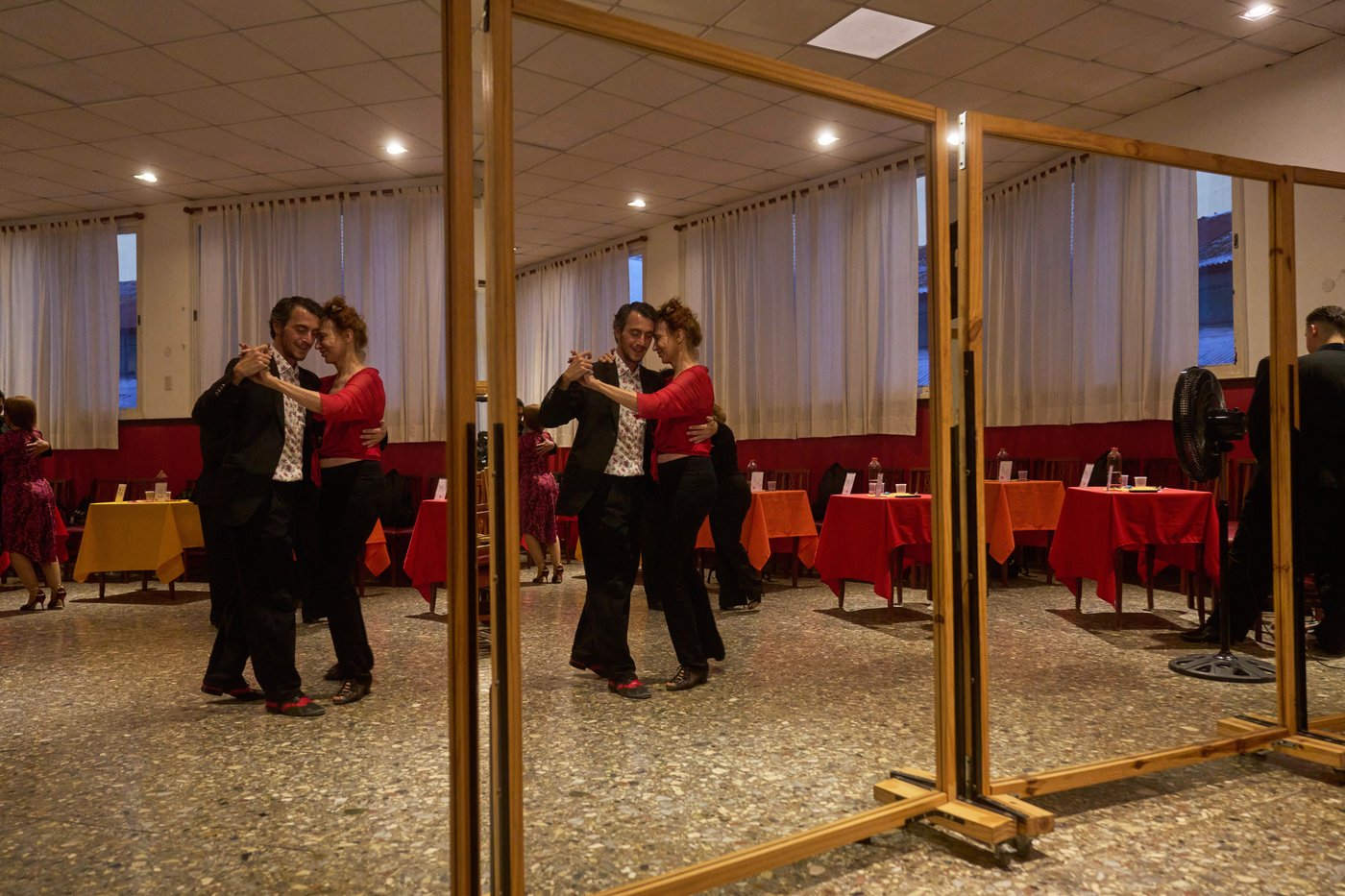 A dance hall in Buenos Aires guarantees tango sessions with professional partners | iNFOnews.ca