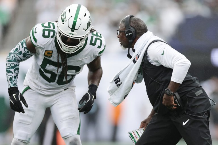 Aaron Glenn stands by his late decisions in Jets' overtime loss to Packers | iNFOnews.ca
