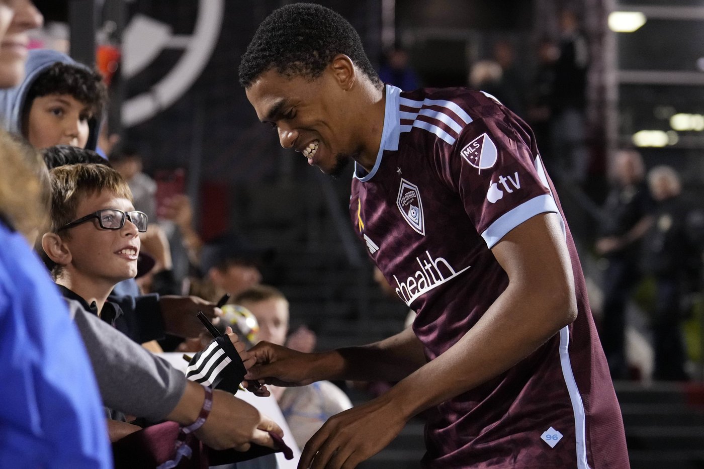 Cannon, Mihailovic score as Rapids beat Toronto 2-0, clinch playoff berth | iNFOnews.ca