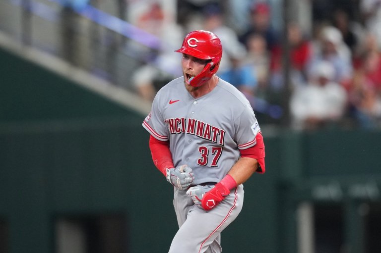 Reds beat Rangers 5-3 in their 1st road game with 3 homers, the last in the 9th | iNFOnews.ca