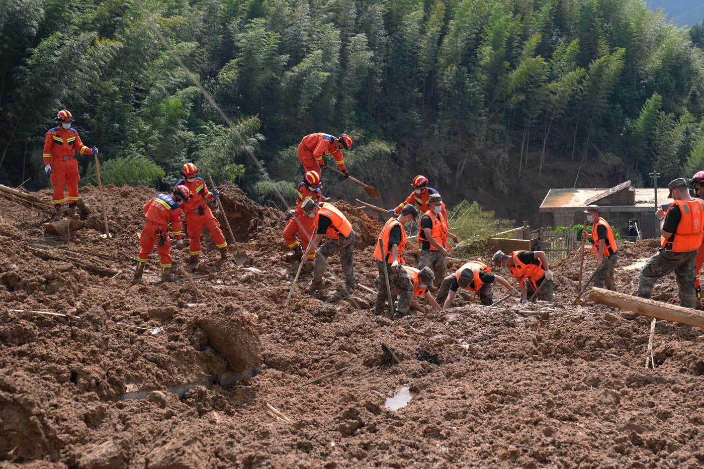 Mudslide death toll in China rises to 3 after heavy rain from Typhoon Saudel | iNFOnews.ca