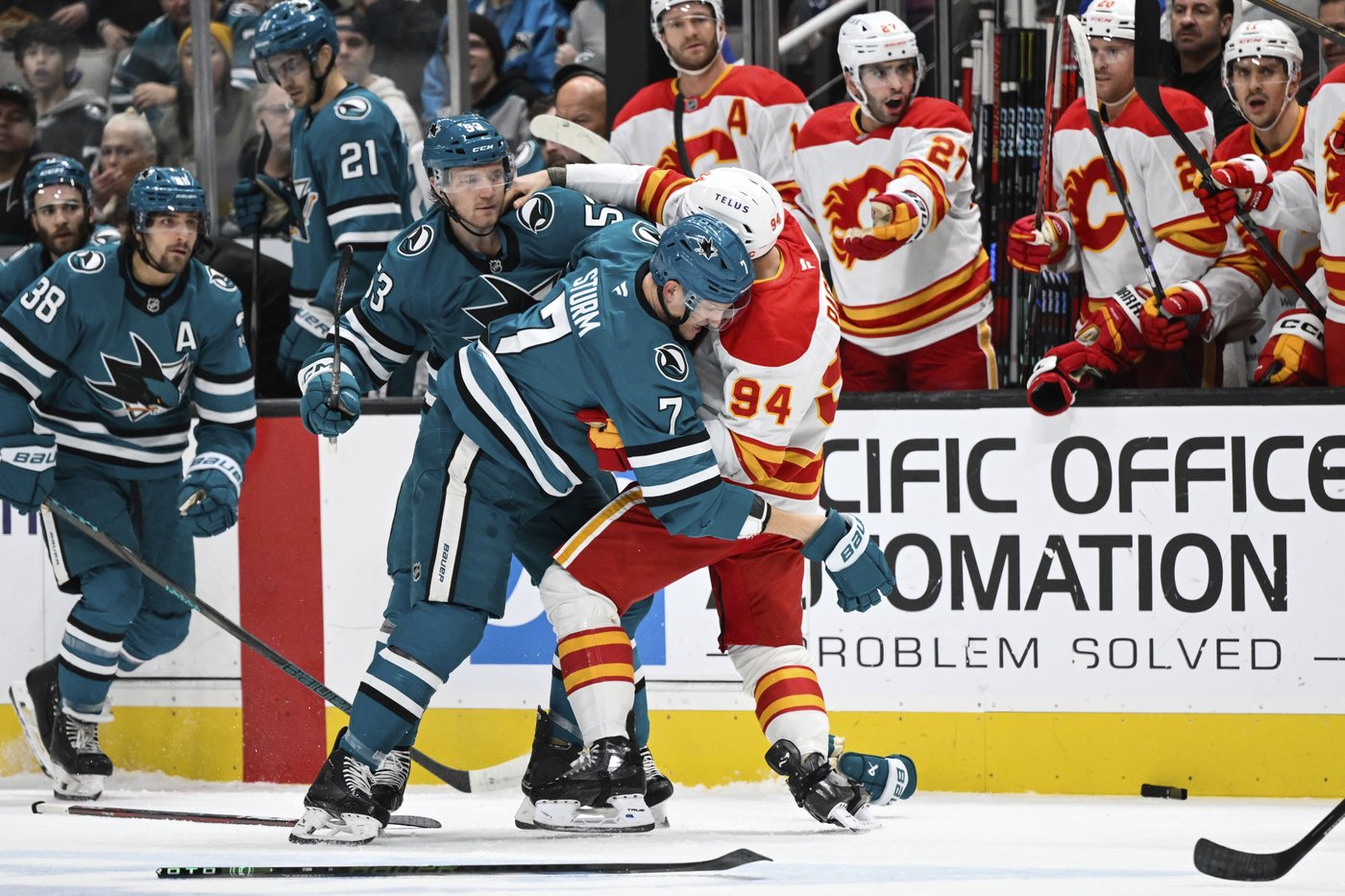 Jonathan Huberdeau scores twice as Calgary Flames beat San Jose Sharks 3-1 | iNFOnews.ca