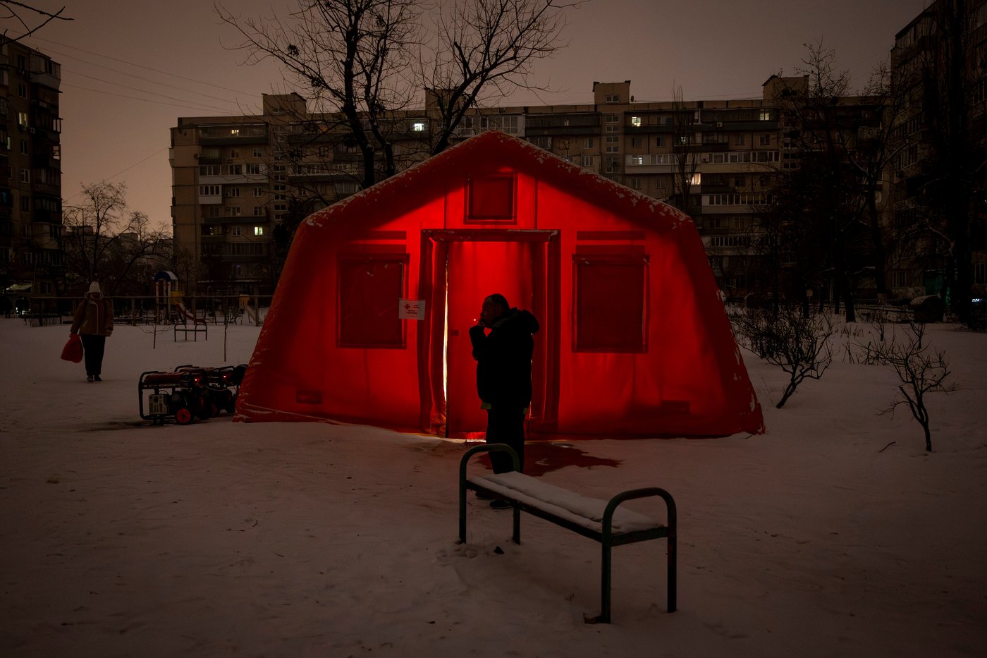 Photos show Ukrainians enduring a frigid winter after Russian strikes knocked out power | iNFOnews.ca