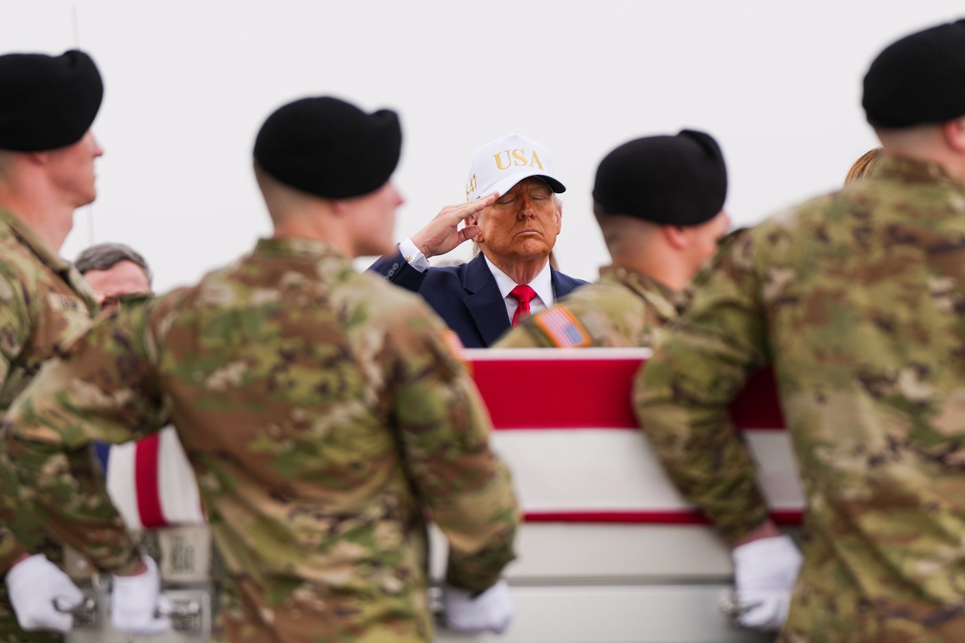Photos show dignified transfer for 6 US soldiers killed in the war in the Middle East | iNFOnews.ca