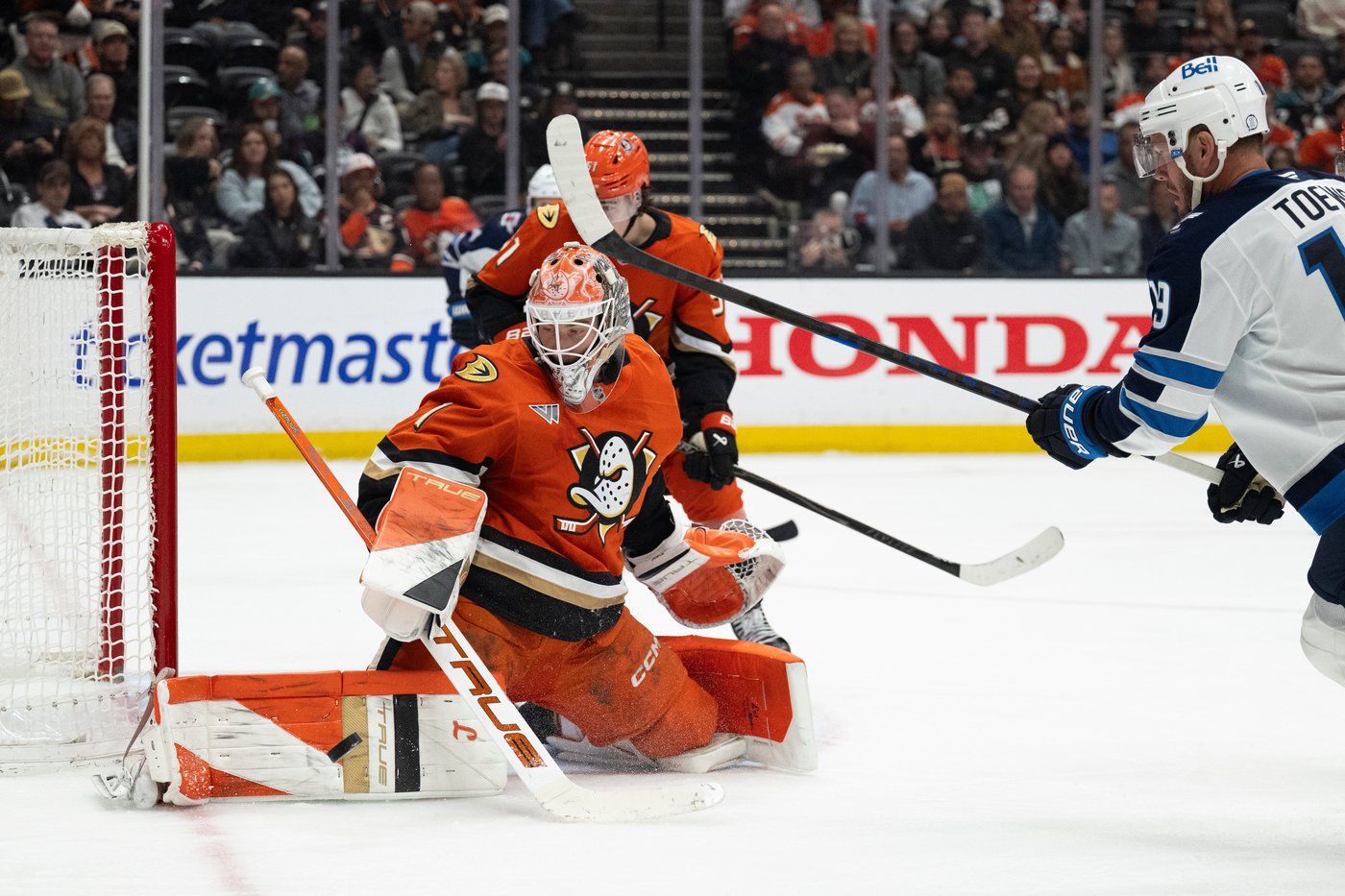Kreider beats Hellebuyck in OT to lift the Ducks past the Jets, 5-4 | iNFOnews.ca Kreider beats Hellebuyck in OT to lift the Ducks past the Jets, 5-4 | iNFOnews.ca