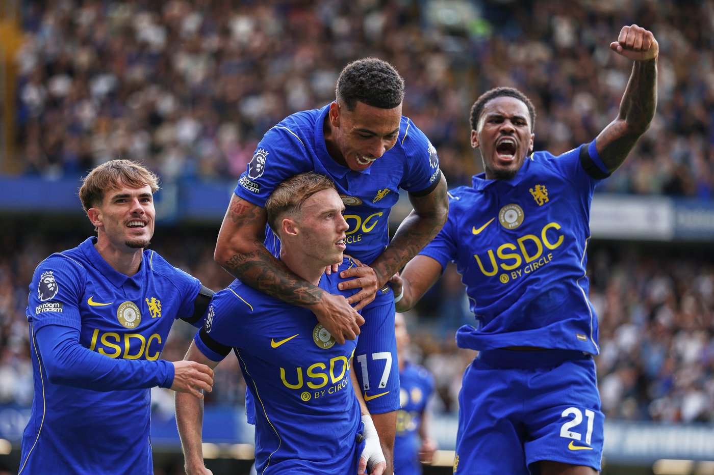 Premier League: Fernandes hat trick inspires United's comeback win as Palmer stars again for Chelsea | iNFOnews.ca