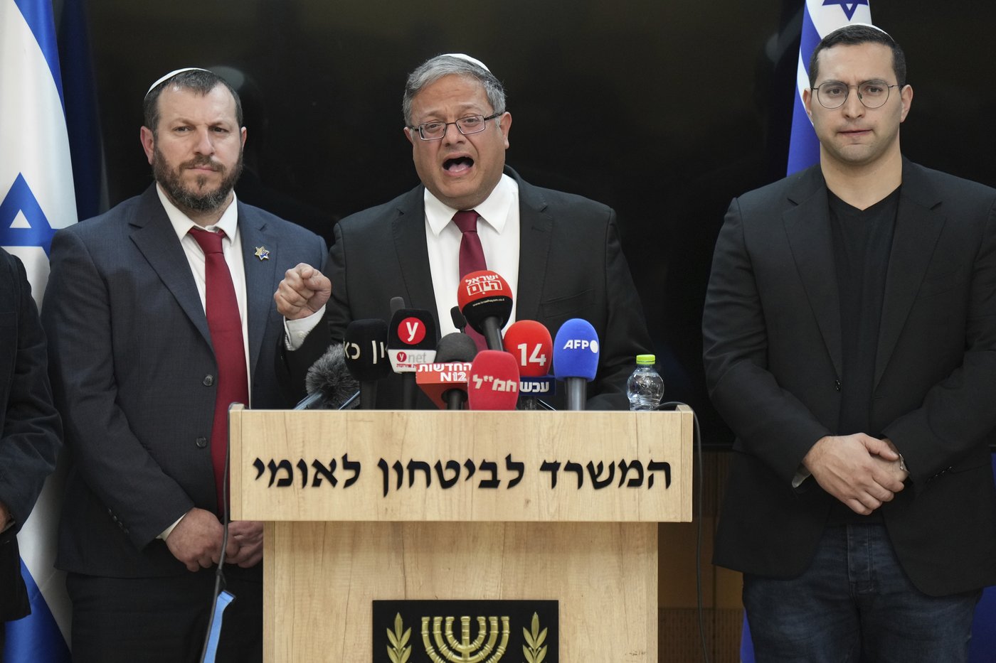 Middle East latest: Netanyahu says deal to return hostages from Gaza reached after last snags | iNFOnews.ca