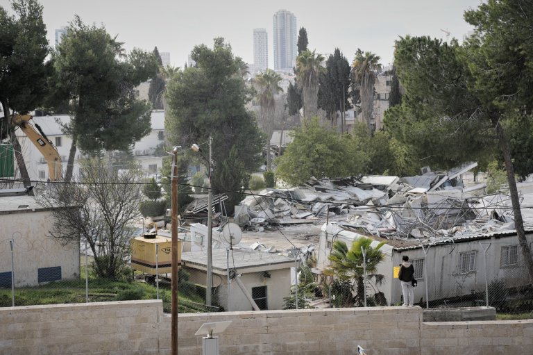 Israeli crews begin bulldozing headquarters of UN agency for Palestinian refugees in east Jerusalem | iNFOnews.ca