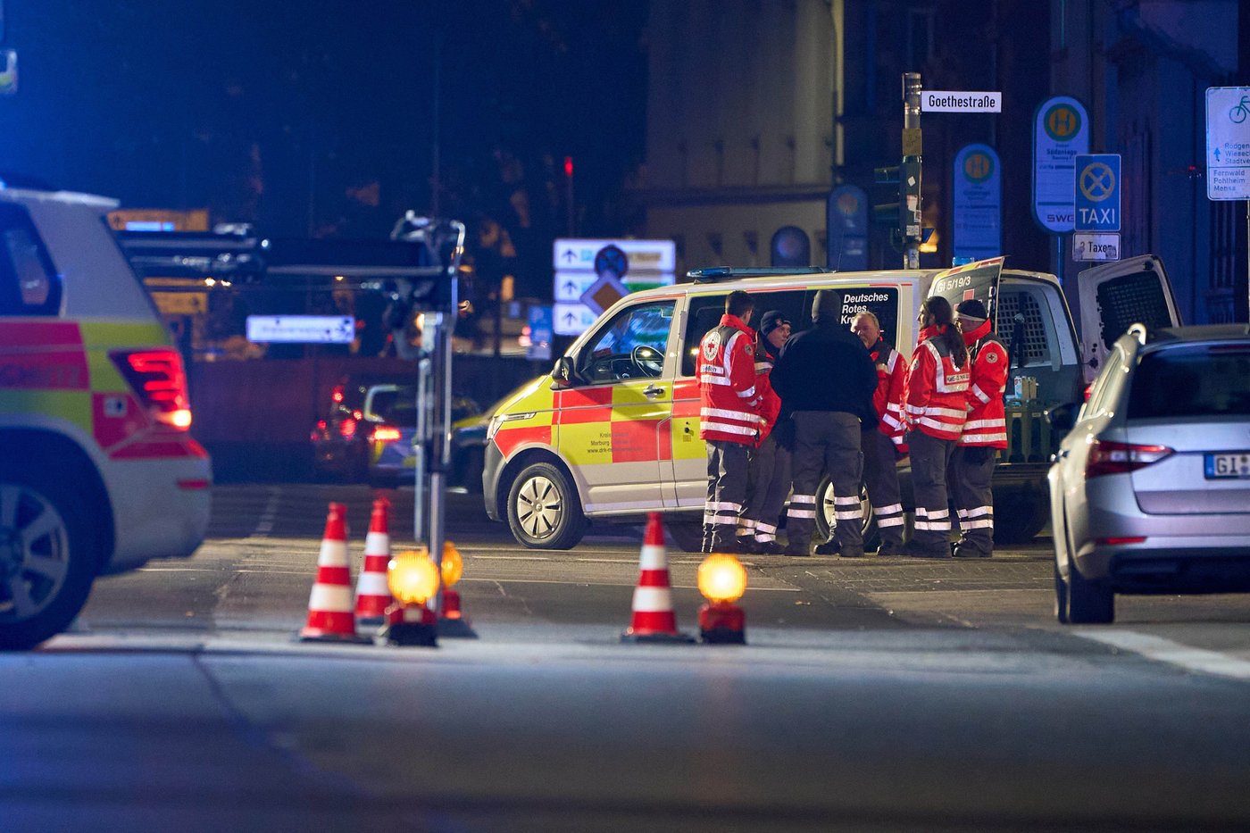 A car crashes into a bus stop in Germany and injures 3 people | iNFOnews.ca