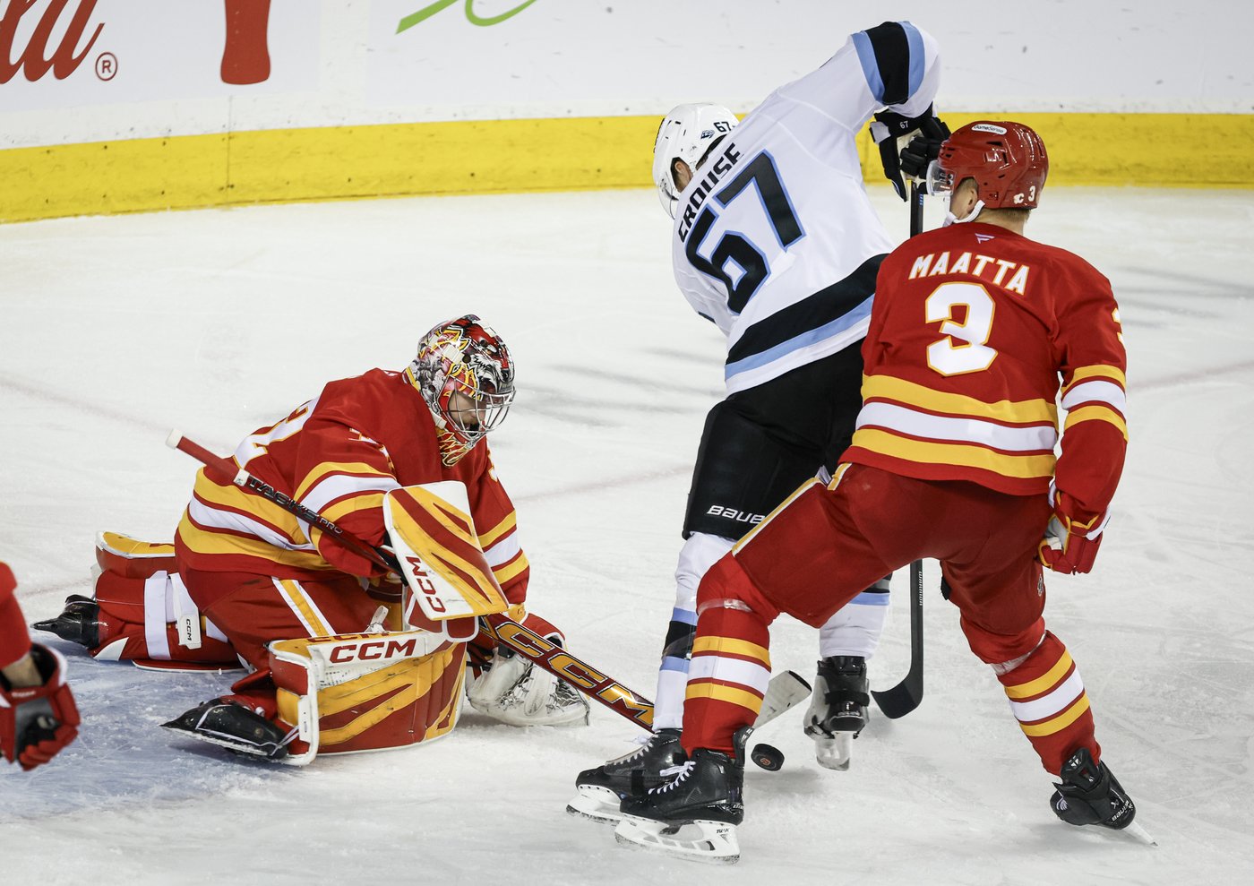 Flames continue strong play at home with 4-1 win over playoff-bound Mammoth | iNFOnews.ca Flames continue strong play at home with 4-1 win over playoff-bound Mammoth | iNFOnews.ca
