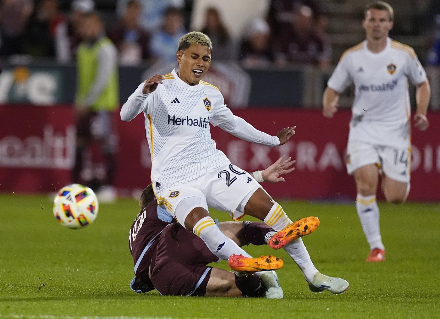 Gabriel Pec, Riqui Puig spark Galaxy to 3-1 victory over Rapids | iNFOnews.ca