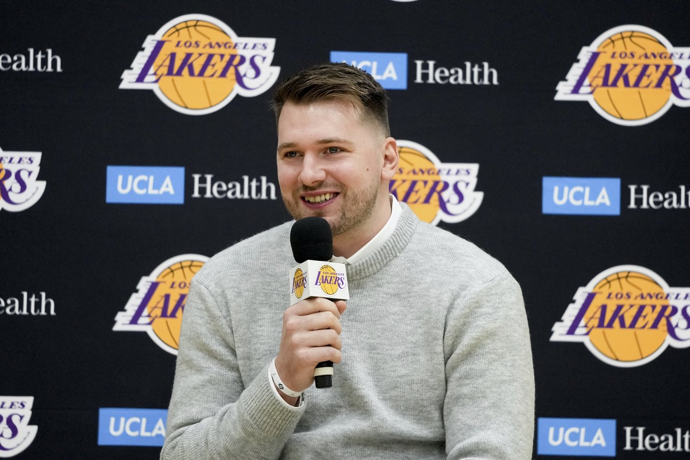 When will Luka Doncic debut with the Lakers? Soon, but not before his calf strain is totally healed | iNFOnews.ca When will Luka Doncic debut with the Lakers? Soon, but not before his calf strain is totally healed | iNFOnews.ca