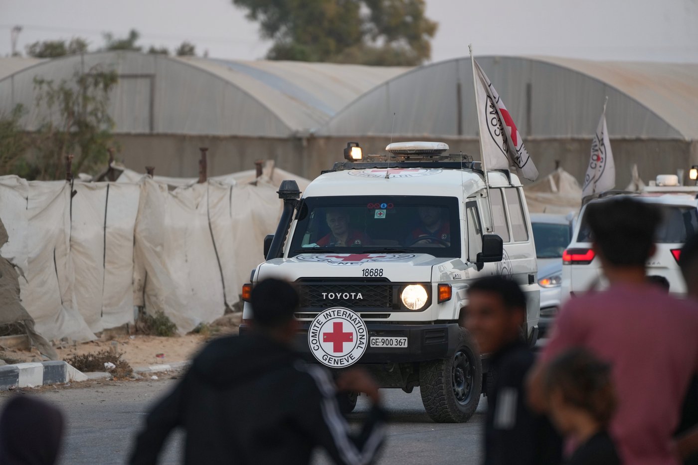 Palestinian militants hand over remains of two more hostages to Red Cross in Gaza | iNFOnews.ca Palestinian militants hand over remains of two more hostages to Red Cross in Gaza | iNFOnews.ca