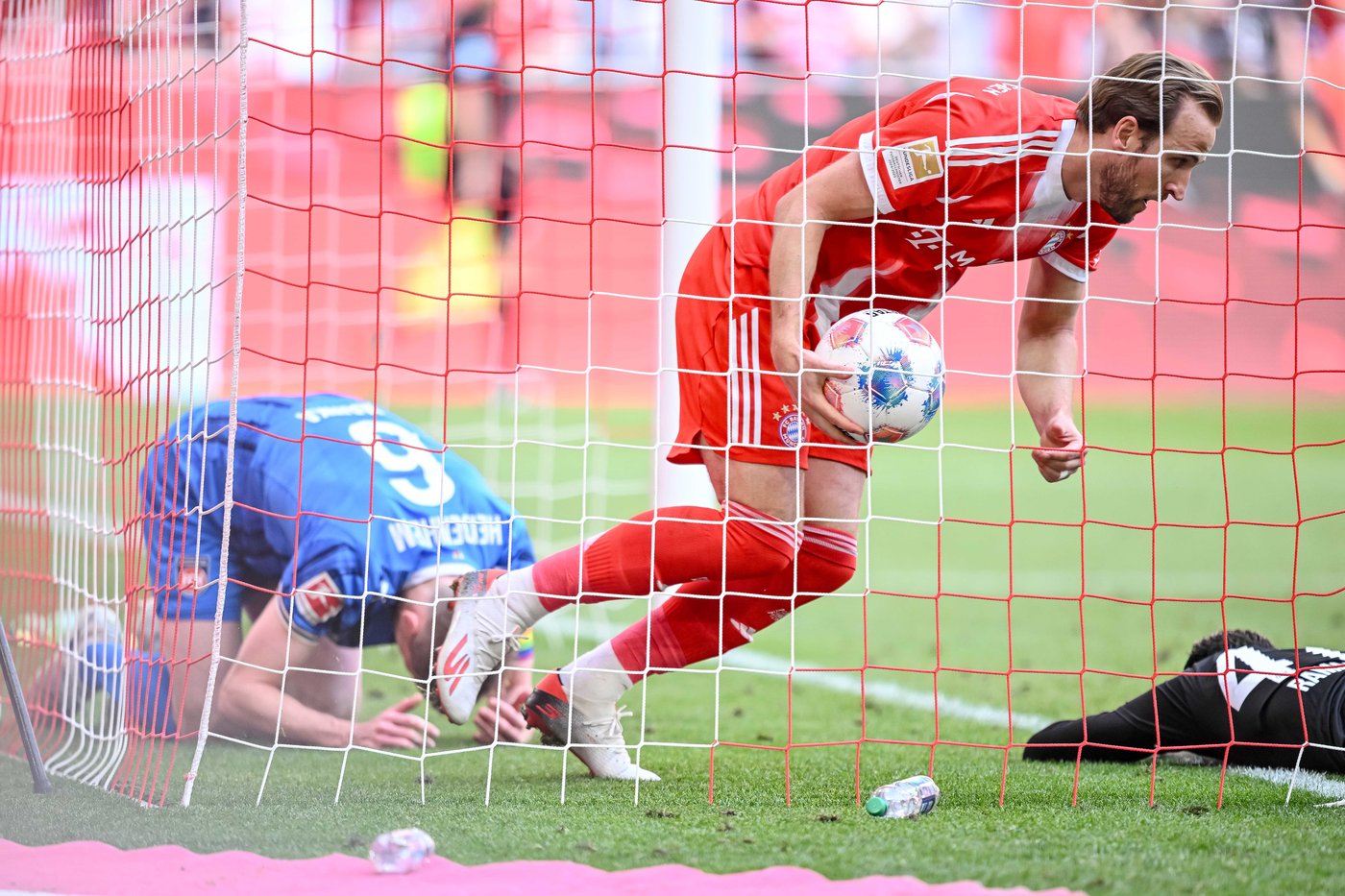 Bayern Munich avoids surprise loss to last-place Heidenheim in Bundesliga before PSG visits | iNFOnews.ca