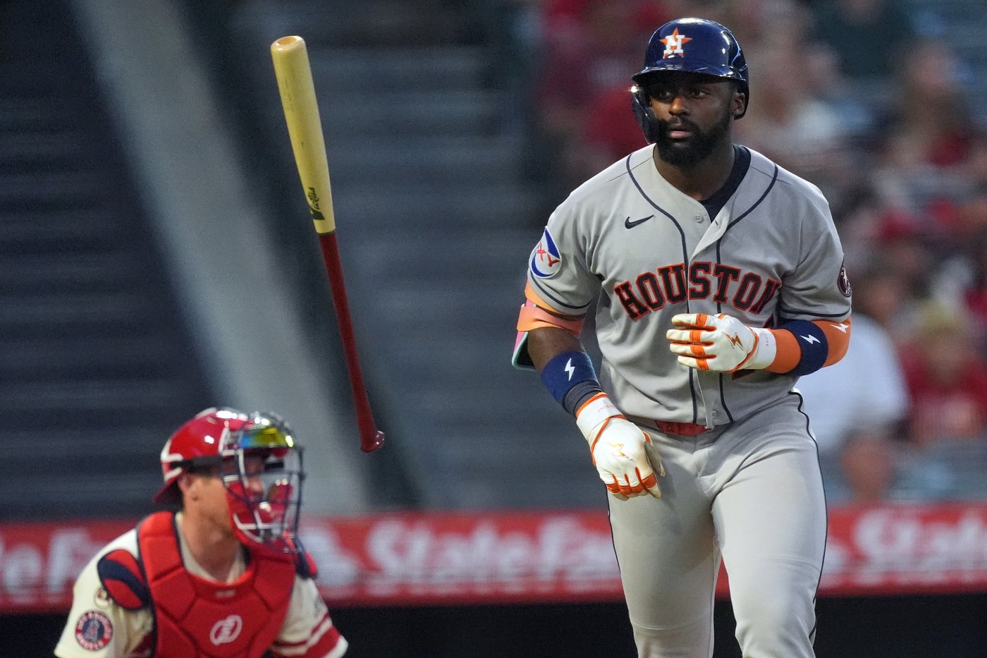 Astros take advantage of Angels meltdown to score 4 runs in 9th inning for 6-4 win | iNFOnews.ca