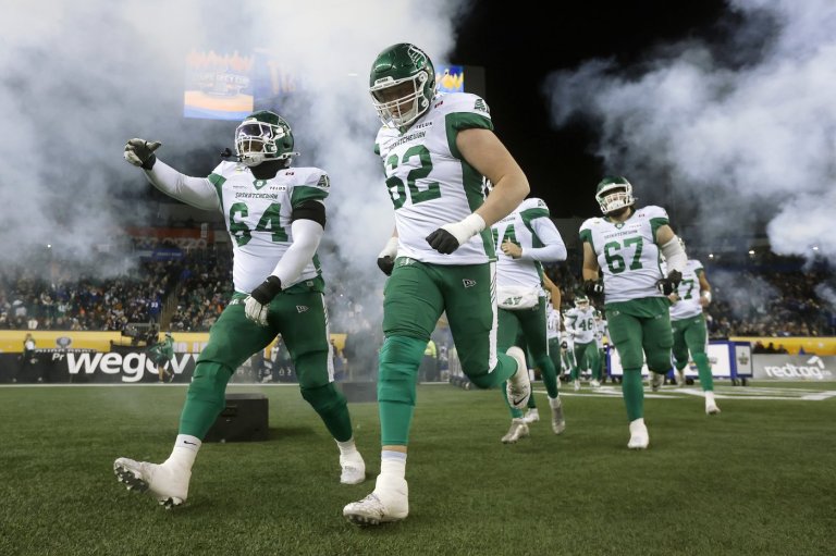 Roughriders re-sign offensive lineman Payton Collins to one-year extension | iNFOnews.ca