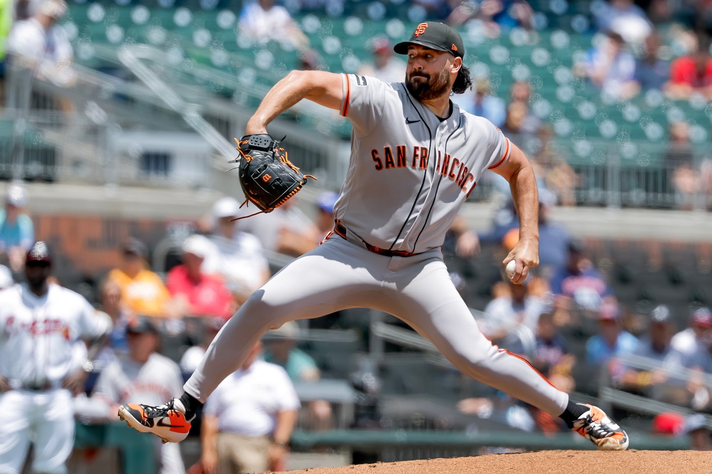 Ray dominant in relief as Giants complete 7-2 win over Braves in Game 1 of doubleheader | iNFOnews.ca