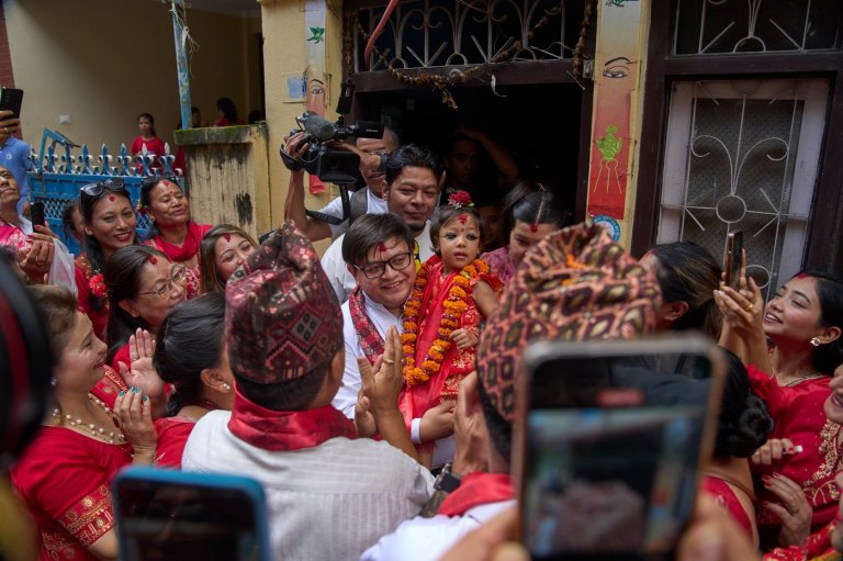 Nepal chooses a 2-year-old girl as new living goddess worshipped by both Hindus and Buddhists | iNFOnews.ca