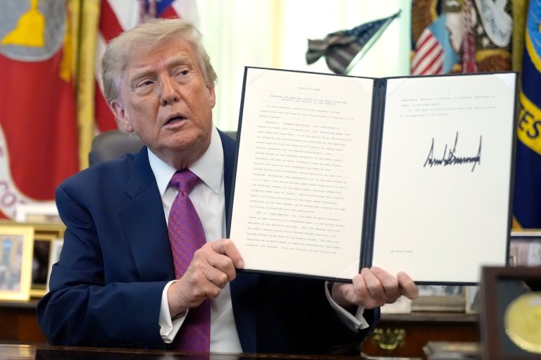 Trump signs order to rename Lake Ontario to Lake America as tensions rise | iNFOnews.ca