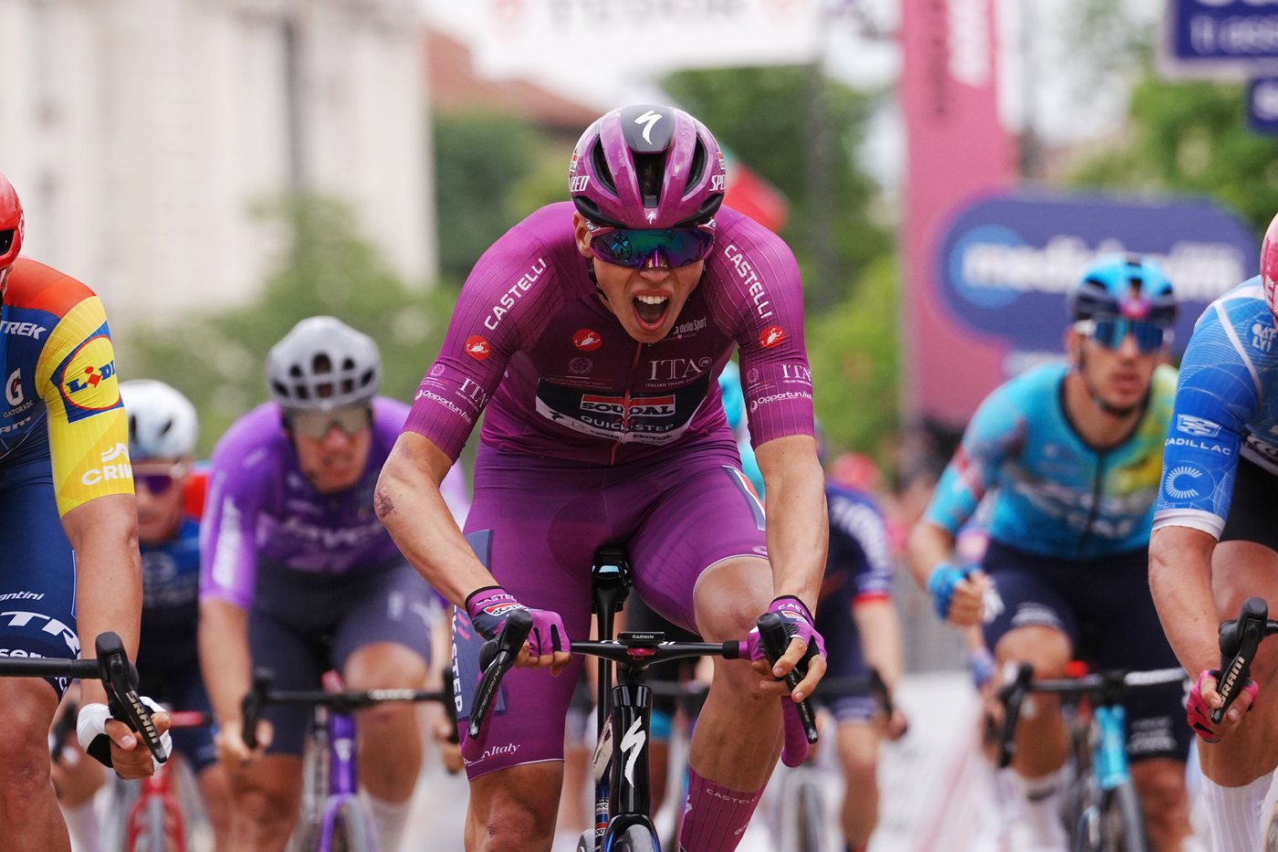 Magnier wins another nail-biting sprint at the Giro d’Italia as Silva stays in pink | iNFOnews.ca