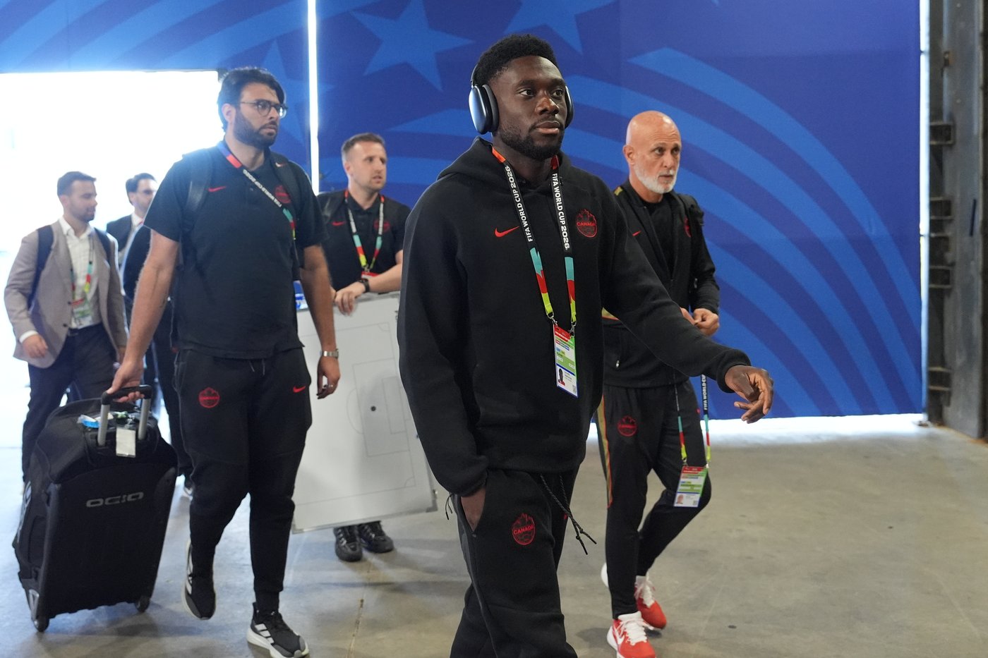 Davies says lingering hamstring injury kept him out of Canada's World Cup finale | iNFOnews.ca