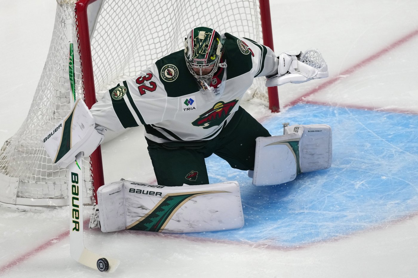 MacKinnon has goal and 2 assists in 5-2 win over Wild as Avalanche take 2-0 lead in series | iNFOnews.ca MacKinnon has goal and 2 assists in 5-2 win over Wild as Avalanche take 2-0 lead in series | iNFOnews.ca