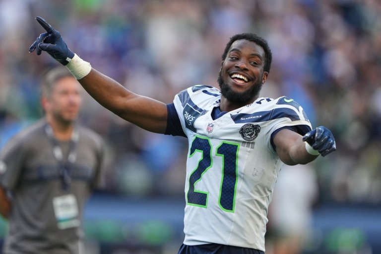 Seahawks, CB Devon Witherspoon agree to 4-year, $132 million deal, AP source says | iNFOnews.ca