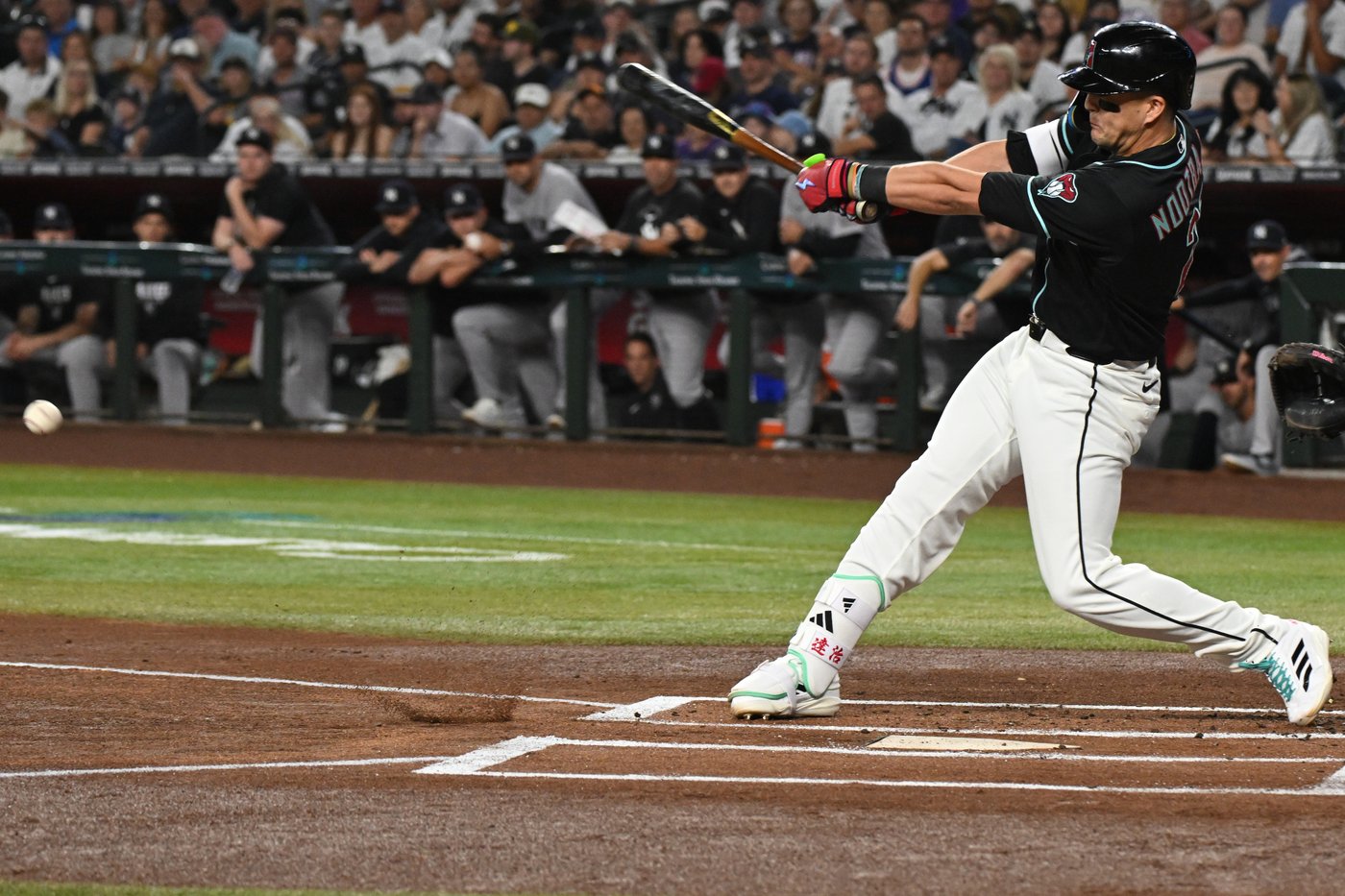 Pavin Smith's 2-run, game-winning homer lifts D-backs over Yankees 5-3, helps slim playoff hopes | iNFOnews.ca